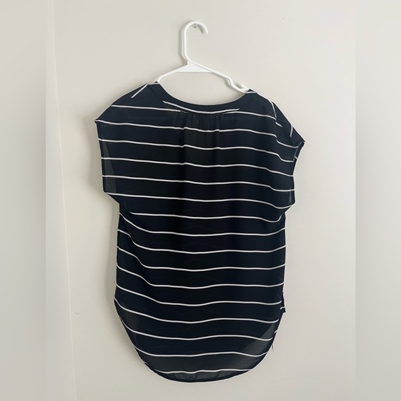 Dynamite Striped Blouse - Picture 2 of 4